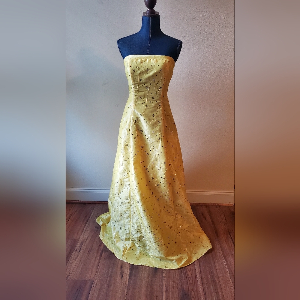 Zum Zum by Niki Livas Strapless Yellow Sequin Gown
